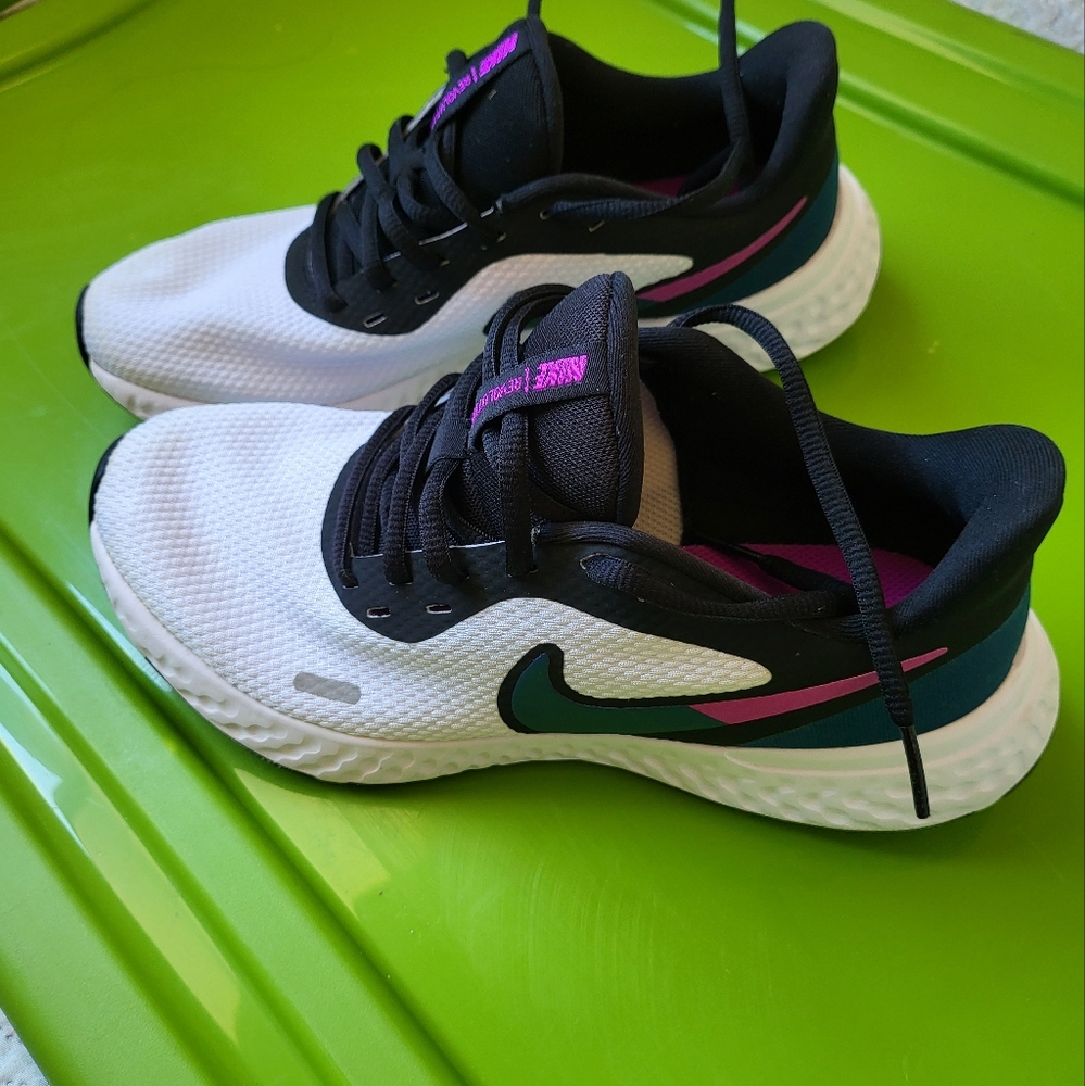 Nike Women's Athletic Shoes - White, Black, Pink, Teal